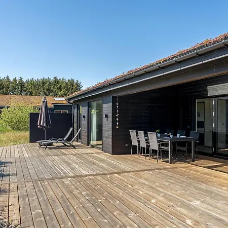 Petri - 1km From The Sea By Interhome