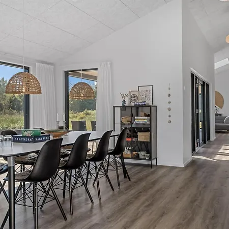Petri - 1km From The Sea By Interhome *